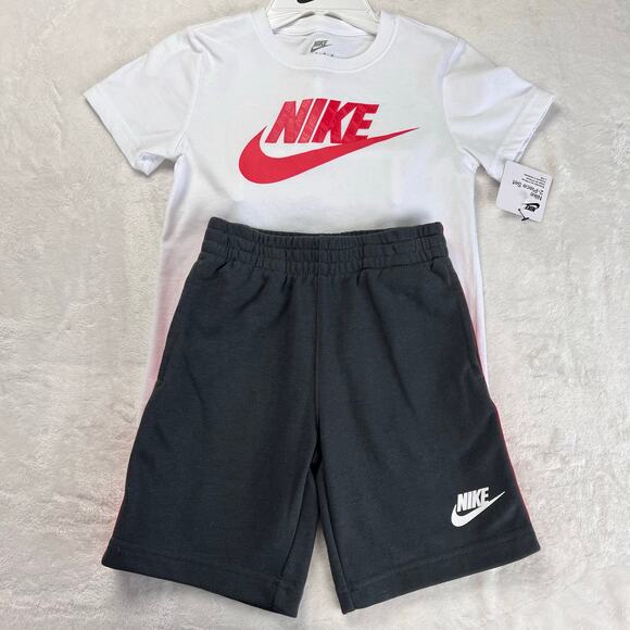 Nike T-shirt Shorts Outfit set Kids Size 6 Gray White Red Swoosh NWT - Picture 3 of 6